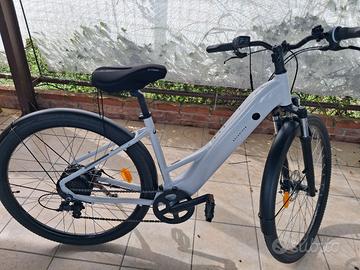 Bicicletta elettrica Rockrider ACTV 100 Decathlon 