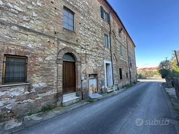 2 LOCALI A AMELIA