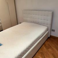 Letto pelle bianca contenitore