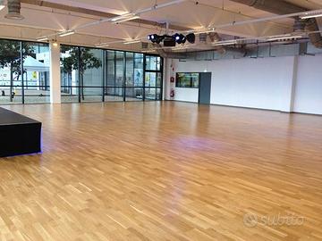 Sala per scuole di ballo corsi danza e palestra