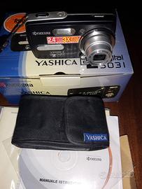 Macchina fotografica Kyocera Yashica