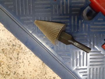 FRESA CONICA ALLARGAFORI STELLA BIANCA 