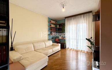 AMPIO DUE LOCALI RISTRUTTURATO A NUOVO CON BOX E C