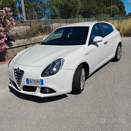 Alfa Romeo Giulietta 1.6 diesel manuale NEOPATENTA