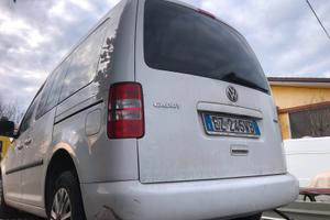 Caddy incidentata per tamponamento