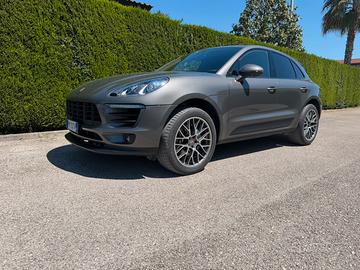 Porsche Macan S