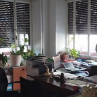 Avvocato affitta stanza in condivisione a collega