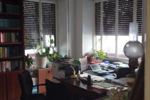 Avvocato affitta stanza in condivisione a collega