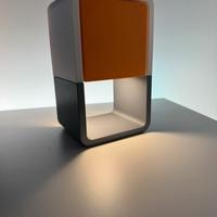 Lampada da tavolo di design moderno minimal