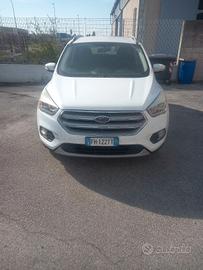 Ford Kuga anno 2017 MOTORE NON FUNZIONANTE 