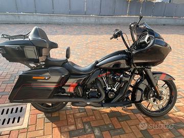 Road Glide CVO Black Earth e Vivid Black 