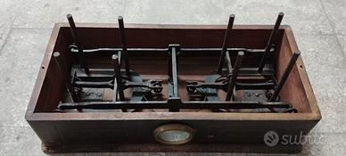 Bilancia con piatti in ottone