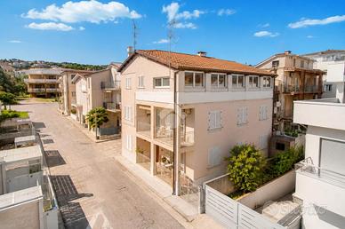 4 LOCALI A ROSETO DEGLI ABRUZZI