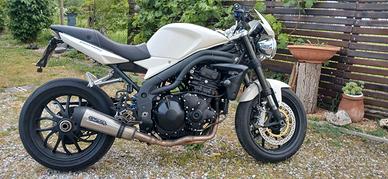 TRIUMPH SPEED TRIPLE 1050 R