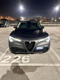 Alfa Fomeo Stelvio Q4 190cv ancora in garanzia