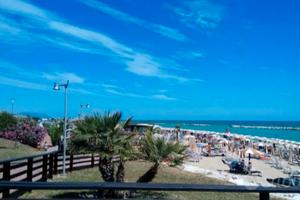 Porto Potenza Picena mare sotto casa Conero