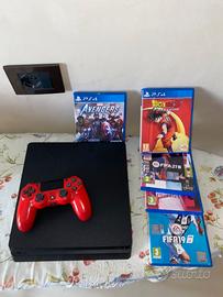 PS4 con joystick e giochi