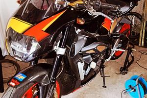 aprilia tuono r