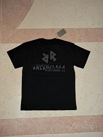 maglietta balenciaga