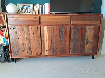 Madia in Tek capiente