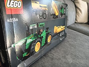 42136 LEGO Technic John Deere 9620R 4WD Tractor