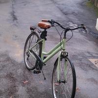 Bici vintage verde acqua restaurata