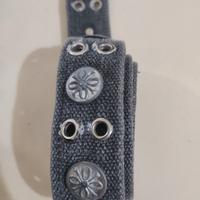 Cintura con borchie e strass 