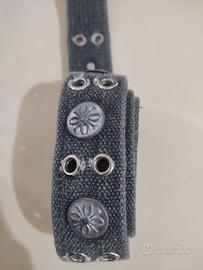 Cintura con borchie e strass 