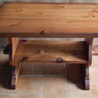 Tavolino in legno massello 