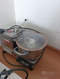 robot taglia mozzarella