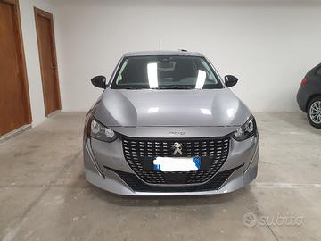 peugeot 208 del 2023 km16000 benzina1200