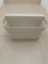 Vaso con sottovaso da ringhiera bianco