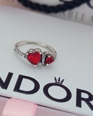 Anello Pandora con cuori