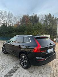 Volvo XC60 B4 AWD Momentum Pro – Automatico – 2021