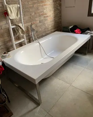 Vasca da bagno design KOS di Zucchetti