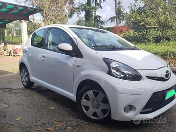 TOYOTA Aygo 1ª serie - 2012