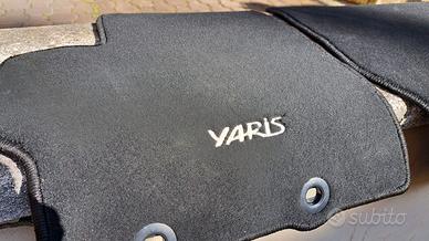 Set 4 Tappetini Nuovi Originali Toyota Yaris 2025