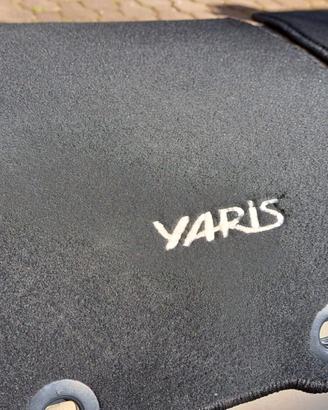 Set 4 Tappetini Nuovi Originali Toyota Yaris 2025