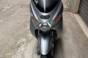 Burgman Suzuki 400 business