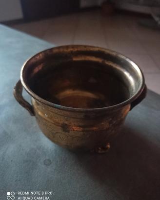 vaso in ottone vintage 