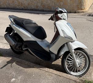 Ricambi per Beverly 300 led 2011