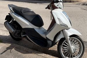 Ricambi per Beverly 300 led 2011