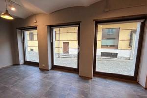 NEGOZIO A RIVOLI