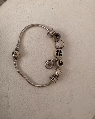 Bracciale Pandora Moments argento con 7 charm
