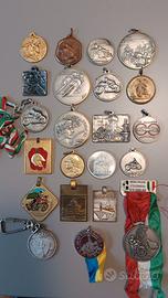 Lotto 23 medaglie motoraduni anni '70/'80(4 rare)