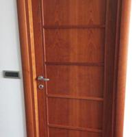 Porta in ciliegio massiccio