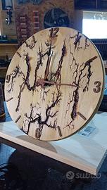 Orologio realizzato a mano