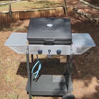 barbecue a gas e pietra lavica