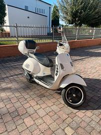 Vespa 300 GTS super