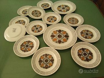 Servizio da dolce in ceramica e porcellana vintage